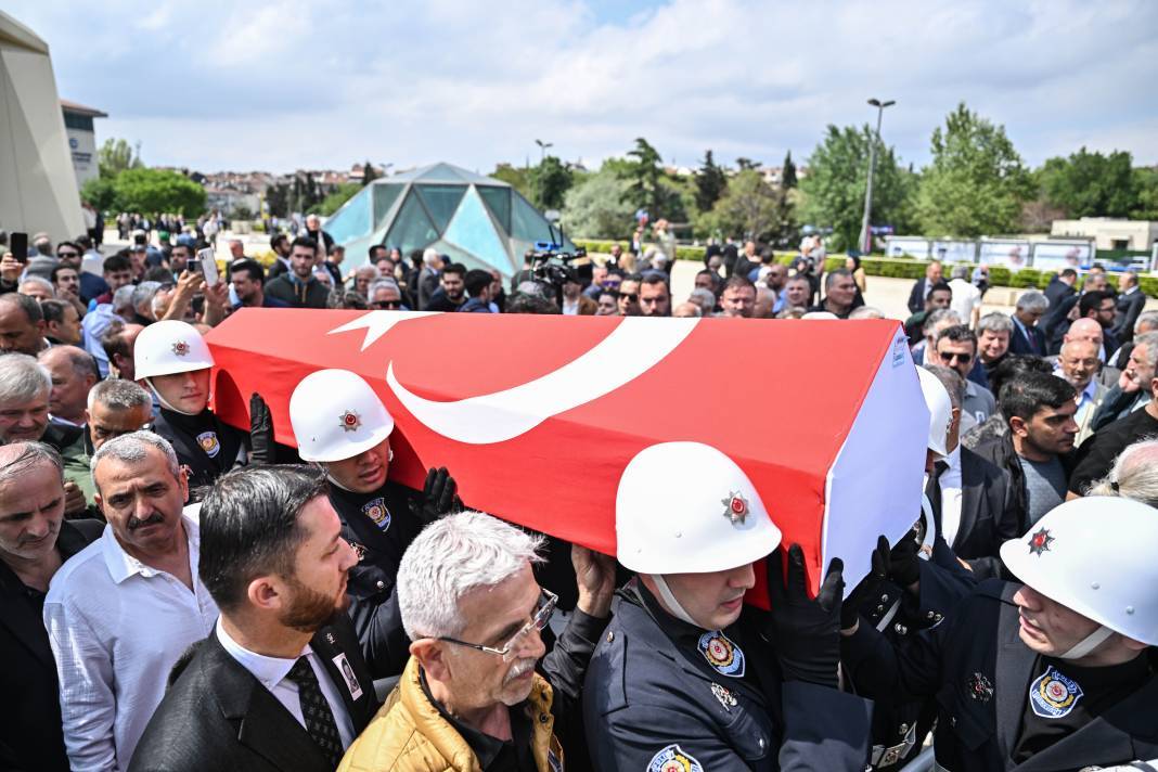 Süleyman Soylu ile İmamoğlu Mehmet Ali Yılmaz'ın cenazesinde aynı karede. İşte Soylu'nun hali 18
